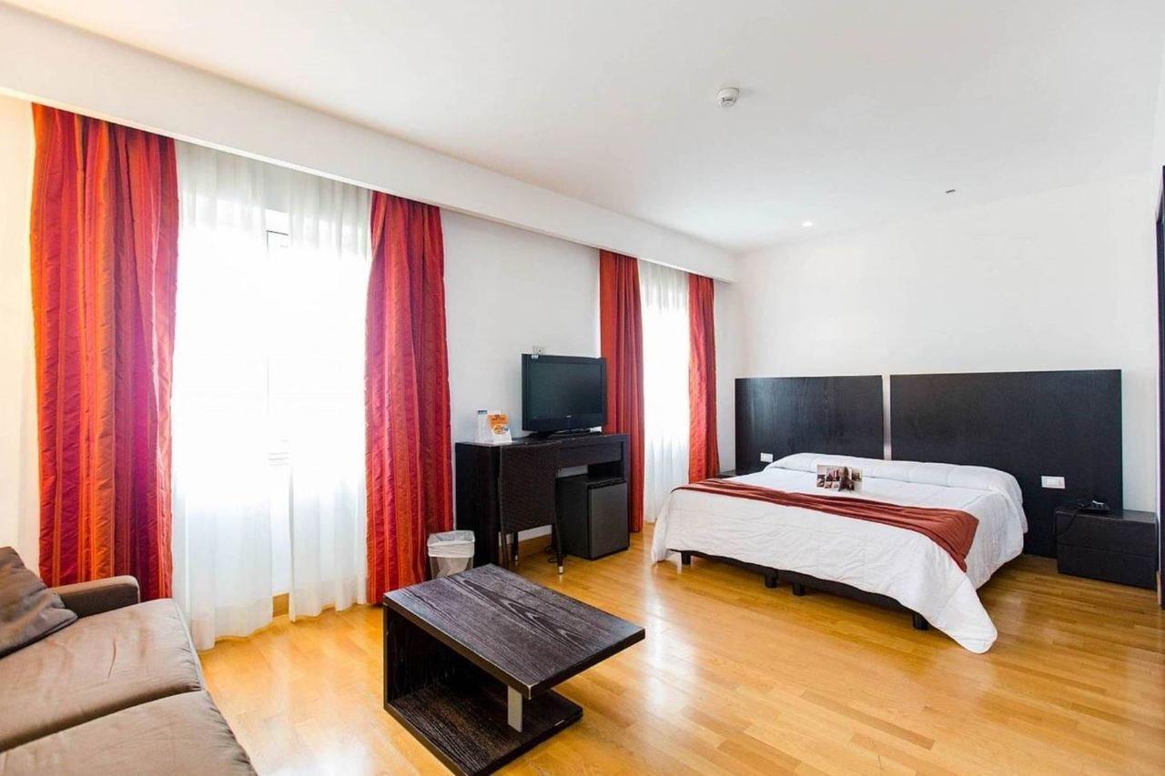 Lh Hotel Excel Roma Montemario Luaran gambar