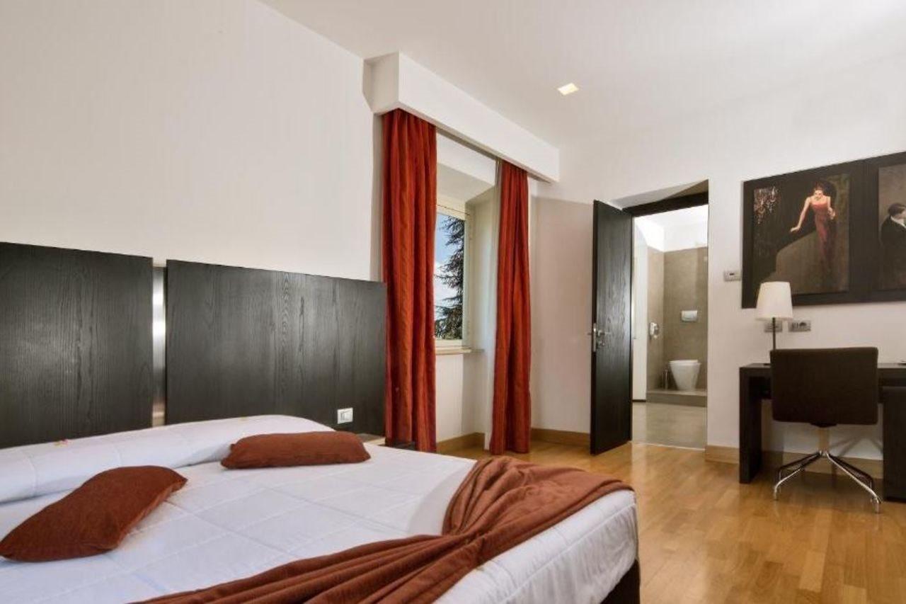 Lh Hotel Excel Roma Montemario Luaran gambar