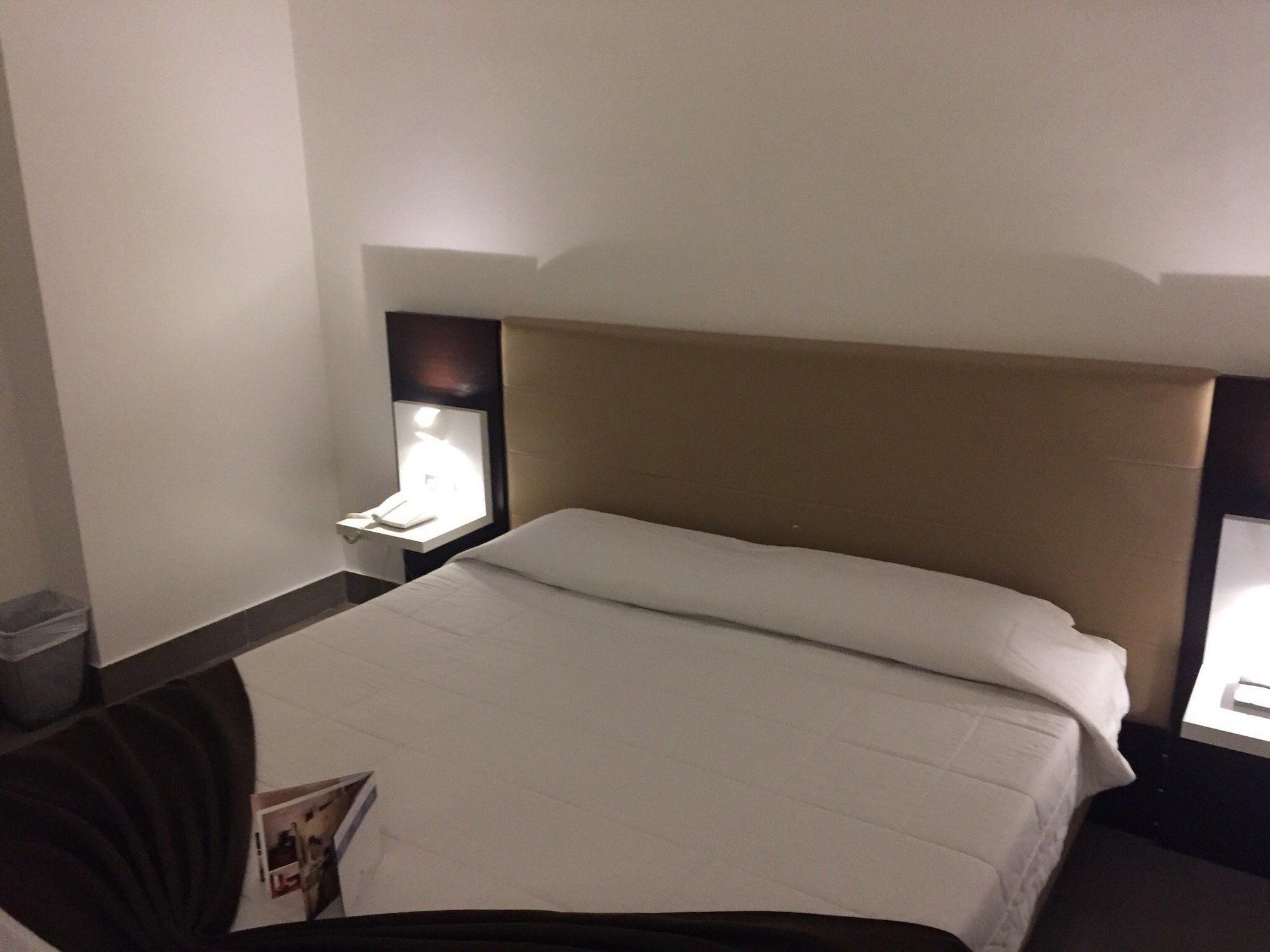 Lh Hotel Excel Roma Montemario Luaran gambar
