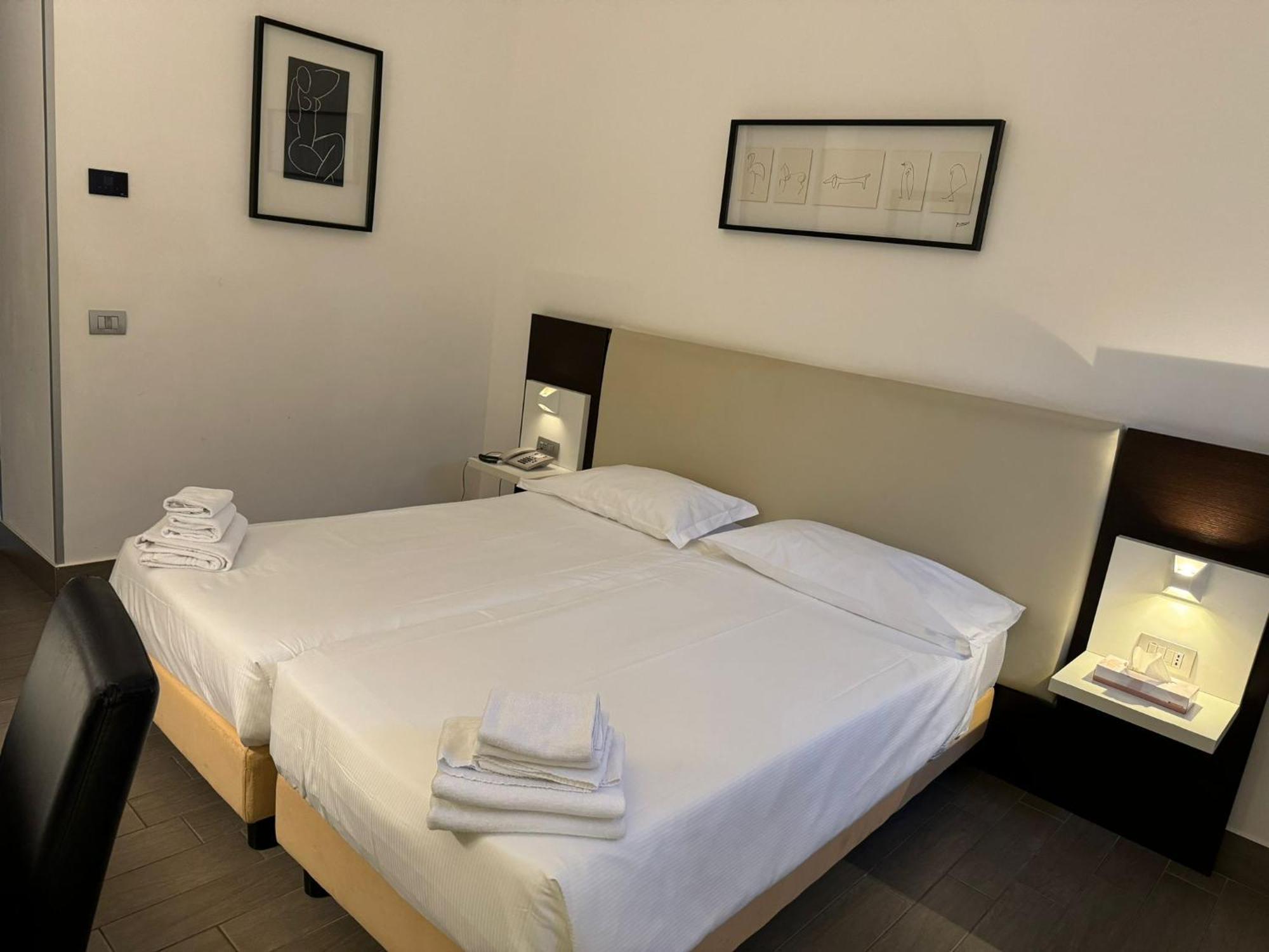 Lh Hotel Excel Roma Montemario Luaran gambar